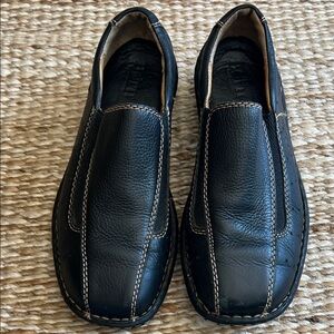 Born Woman’s Black Leather Slip-On Loafers Size 6.5